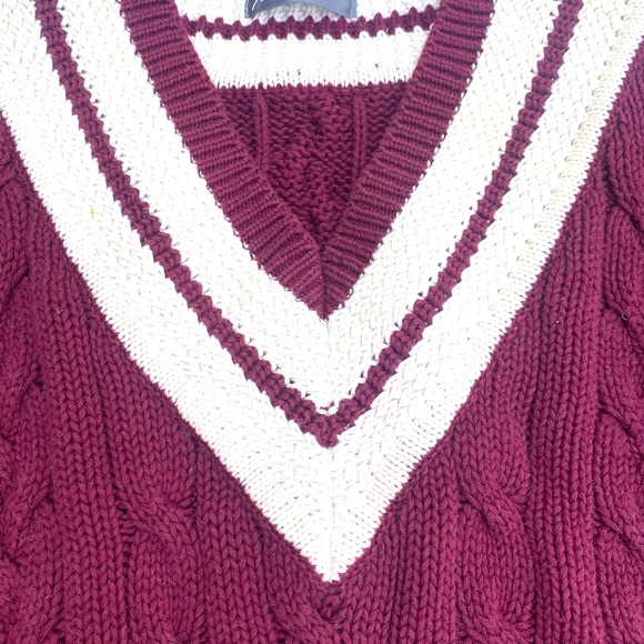 Vintage Preppy Lord & Taylor V-Neck, Cable Knit SWEATER very Ivy League! - Picture 3 of 7